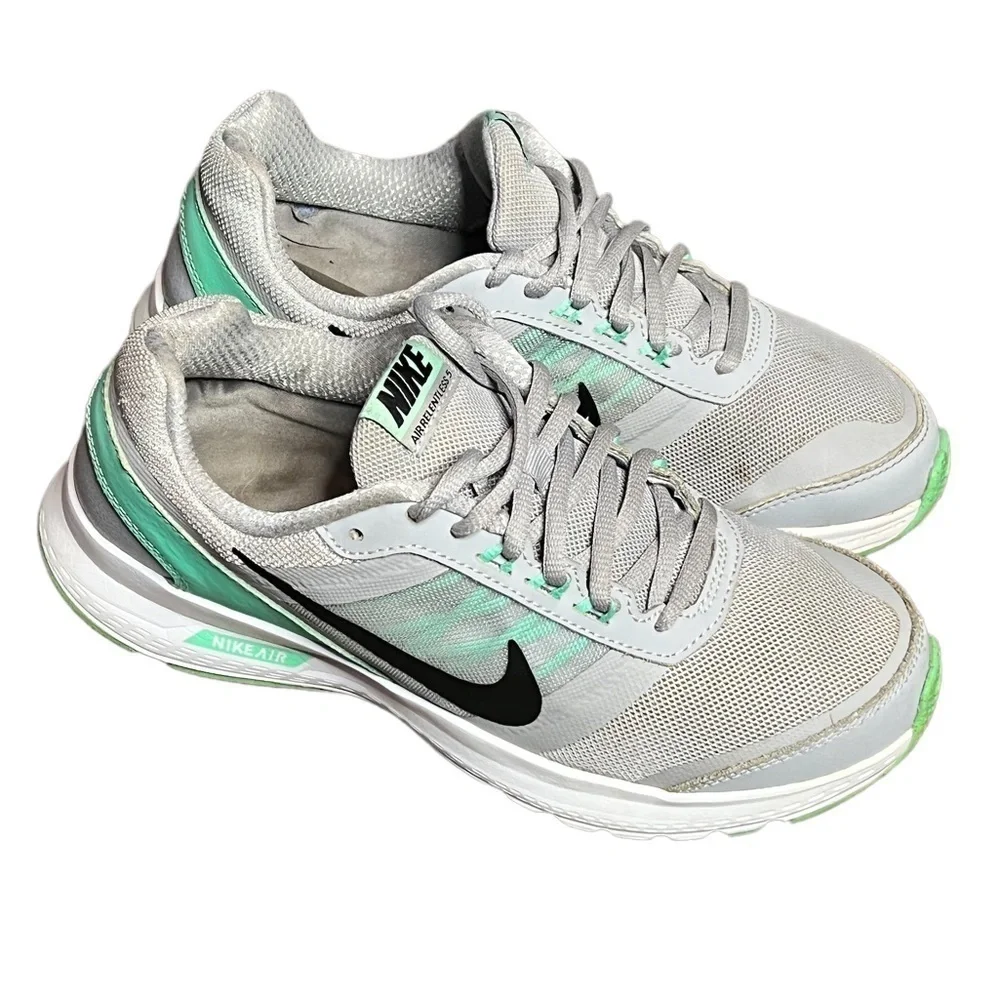 Nike Relentless Sneakers Size 8.5 Women’s